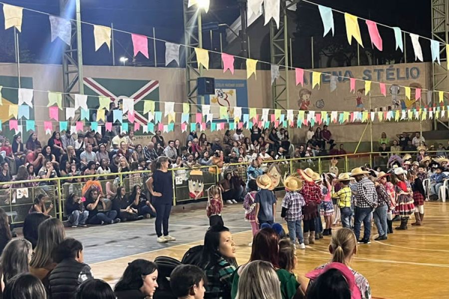 EMEB Stélio Machado Loureiro realizou Festa da Família